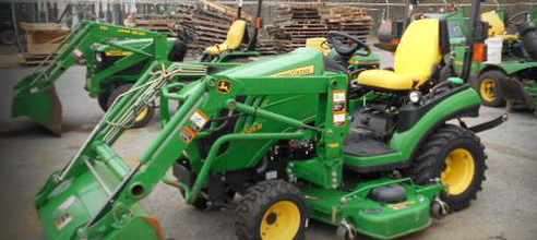 John Deere 1025R vs 1023E